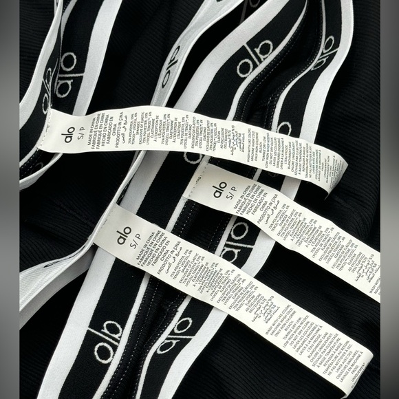 🆕 ALO YOGA 🧿 NWOT Icon Ribbed Boyshort Bundle - Set of 3 - Size S - Picture 9 of 10